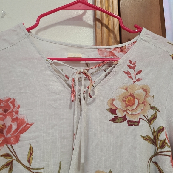 🆕️O'Neill Floral Women's Top - Cream and Pink Floral Blouse NWT - Picture 6 of 9
